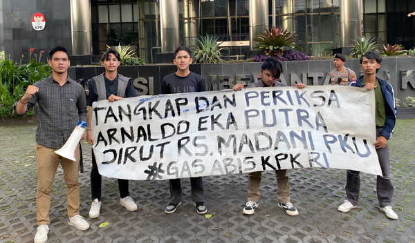 Demo di KPK, IPMR Jakarta Desak Dirut RSD Madani Pekanbaru Diperiksa