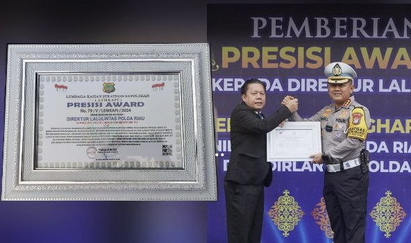 Dirlantas Polda Riau Terima Penghargaan Presisi Award