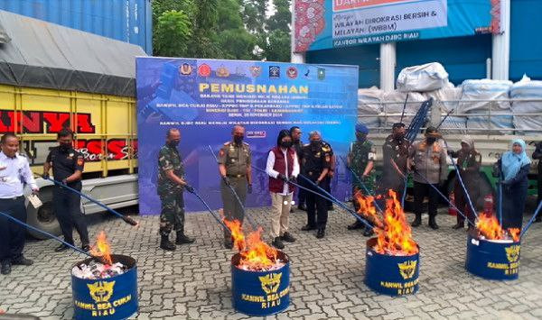 DJBC Riau Musnahkan Barang Selundupan, Total Kerugian Negara Mencapai Rp44 Miliar