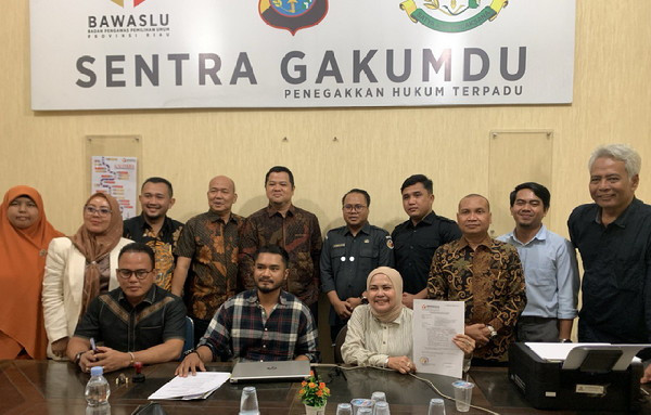 Dugaan Pelanggaran Kampanye, Paslon Gubenur Riau Wahid-SF Hariyanto Dilaporkan ke Bawaslu
