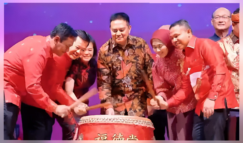 Dimeriahkan Tarian Tradisional, Ribuan Masyarakat Tionghoa Riau Hadiri Imlek Bersama