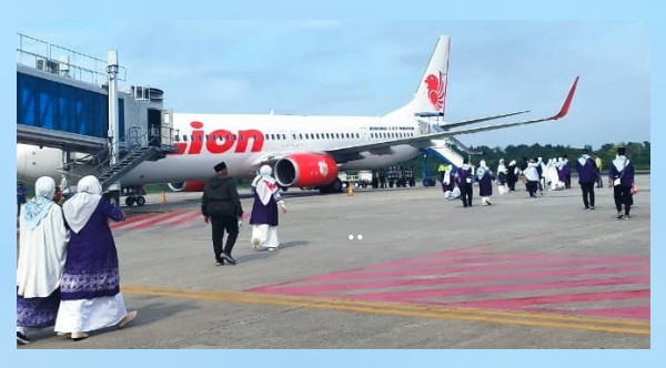 Penerbangan Perdana, Bandara SSK II Pekanbaru Berangkatkan 438 JCH asal Riau