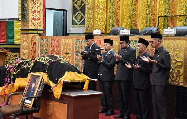 DPRD Pekanbaru Gelar Paripurna Pelepasan Jenazah Anggotanya yang Wafat, Almarhum Heri Setiawan SH
