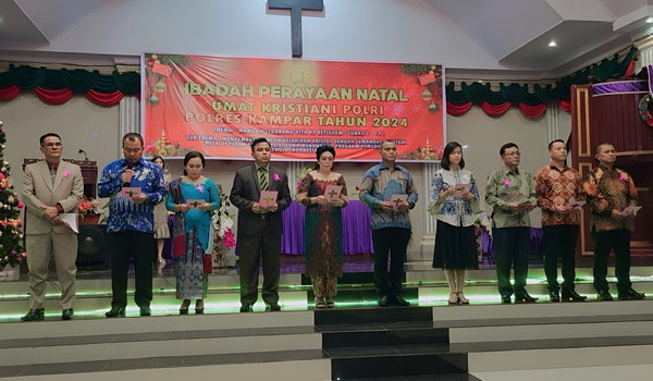 Keluarga Besar Kristen Polres Kampar Rayakan Natal