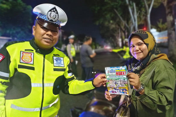 Sambil Berpatroli, Personel Ditlantas Polda Riau Himbau Masyarakat Bijak Bermedsos