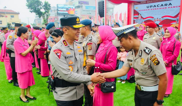 Polda_Kampar_naik_pangkat.jpg