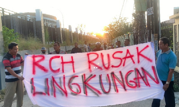 Pembangunan RCH Sebabkan Banjir, Demo Warga Protes Pj Gubri SF Hariyanto