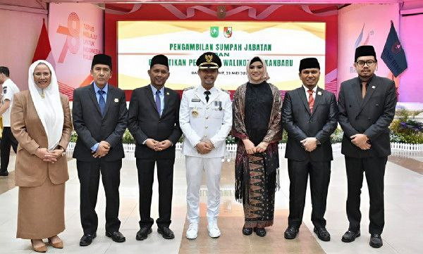 Pimpinan DPRD Kota Pekanbaru Hadiri Pelantikan Pj Walikota