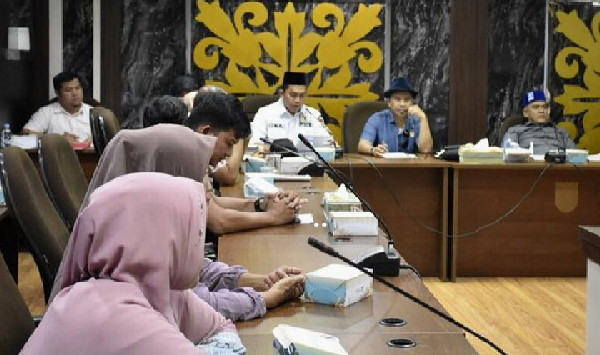 Di Daerahnya Ada THM, Warga RW 06 Padang Terubuk Mengadu ke Komisi I DPRD Pekanbaru