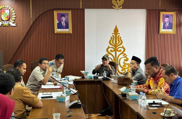 Komisi I DPRD Pekanbaru Rapat Bersama BPN Bahas Keluhan Warga Soal Tumpang Tindih Kepemilikan Tanah