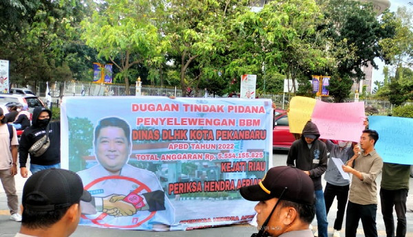 Kejati Riau Didesak Usut Dugaan Penyelewengan BBM di DLHK Pekanbaru
