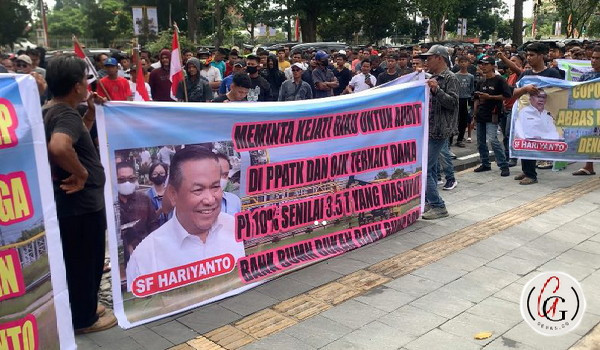 Dugaan Penyelewengan Dana PI Rp3,5 T, Ratusan Demonstran Desak Kejati Periksa SF Hariyanto
