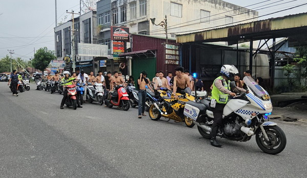 Satlantas Polresta Pekanbaru Giring Terduga Puluhan Pelaku Balap Liar