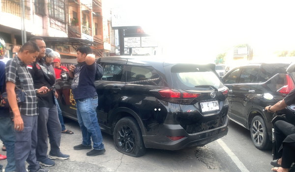 Polisi Tembak Ban Mobil Terios Hitam Terduga Pengedar Narkoba, Pelaku Diamankan Resmob Polda Riau