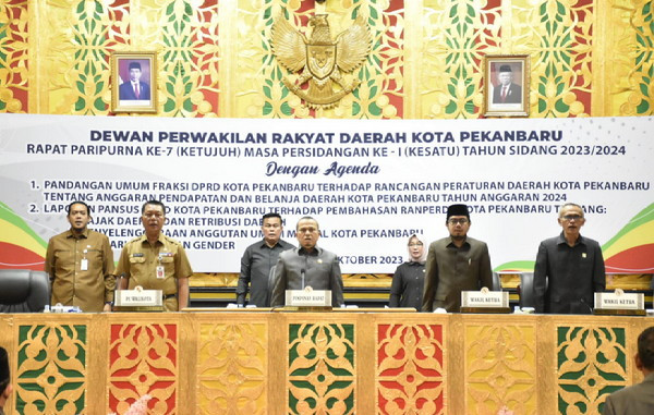 7 Fraksi di DPRD Pekanbaru Sampaikan Pandangan Umum tentang R-APBD 2024