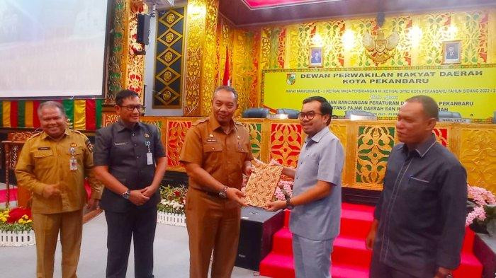 DPRD Pekanbaru Gelar Rapat Paripurna Penyampaian Ranperda Pajak dan Retribusi