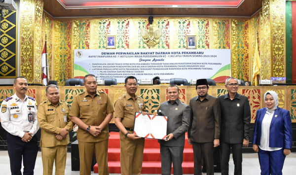DPRD Pekanbaru Paripurnakan Ranperda Pajak dan Retribusi Daerah
