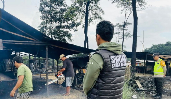 Polsek Nanga Desa Tutup 19 Tungku Penyulingan Minyak Ilegal