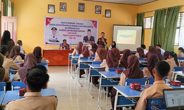 Sosialisasi Bahaya Narkoba di SMAN 1 Salo