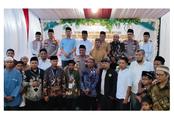 Wakapolda Riau Brigjen Jossy Kusumo Hadiri Silaturahmi dan Buka Puasa Bersama Santriwati di Kampar
